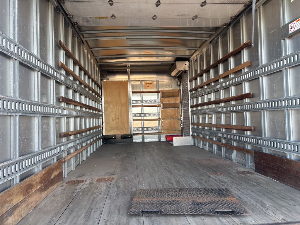 Slide images of 2018 HINO 195