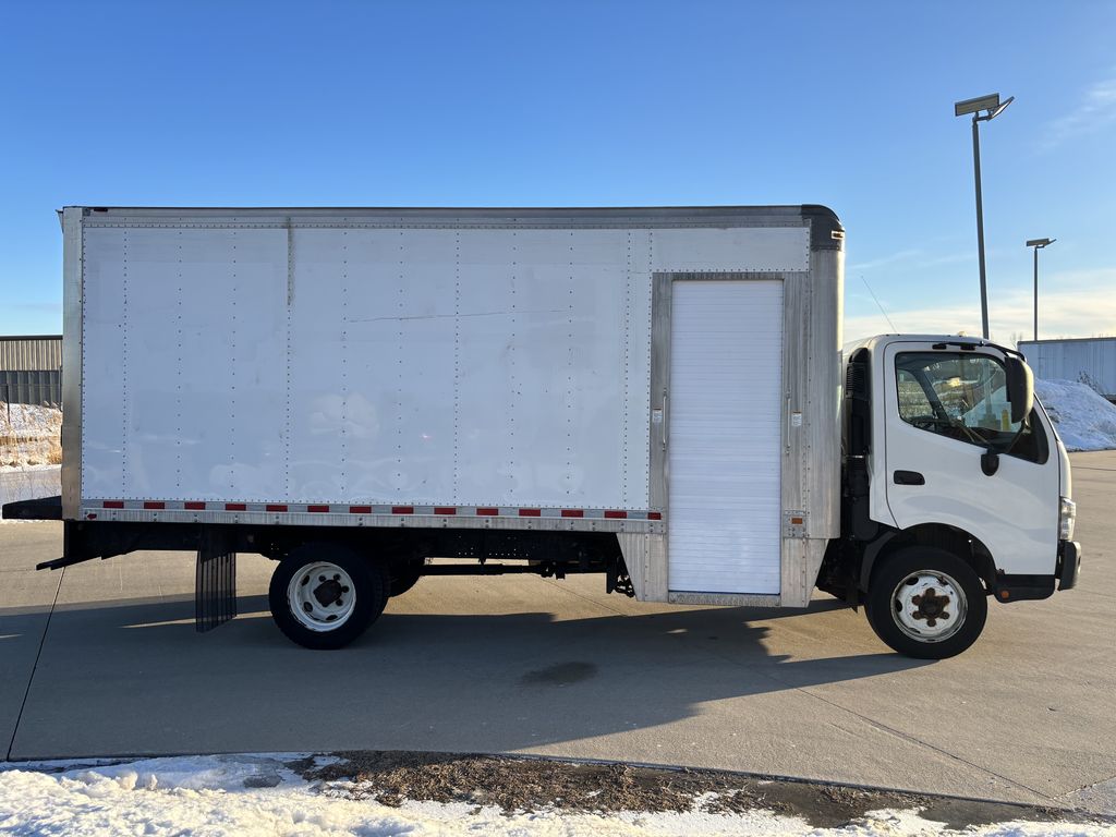 Slide images of 2018 HINO 195