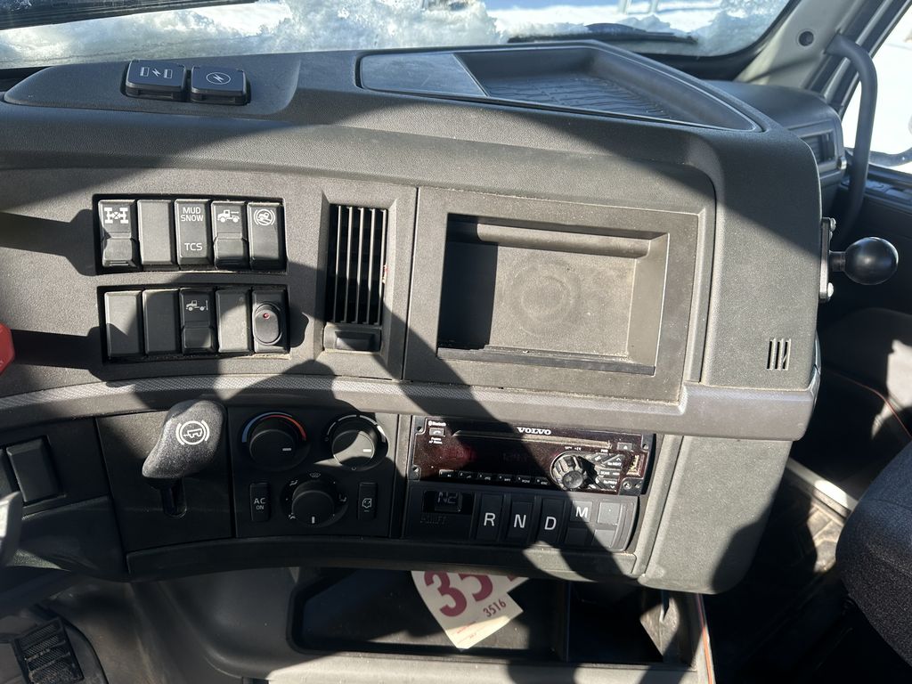 Slide images of 2020 VOLVO VNR64T-300