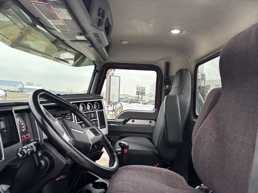 Slide images of 2021 MACK PI64T