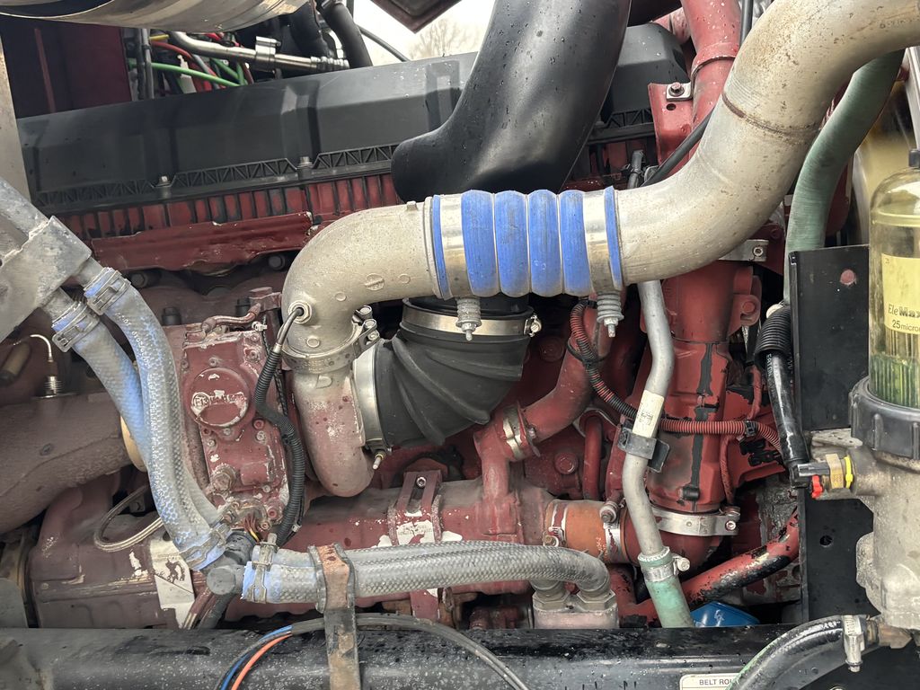 Slide images of 2021 MACK PI64T