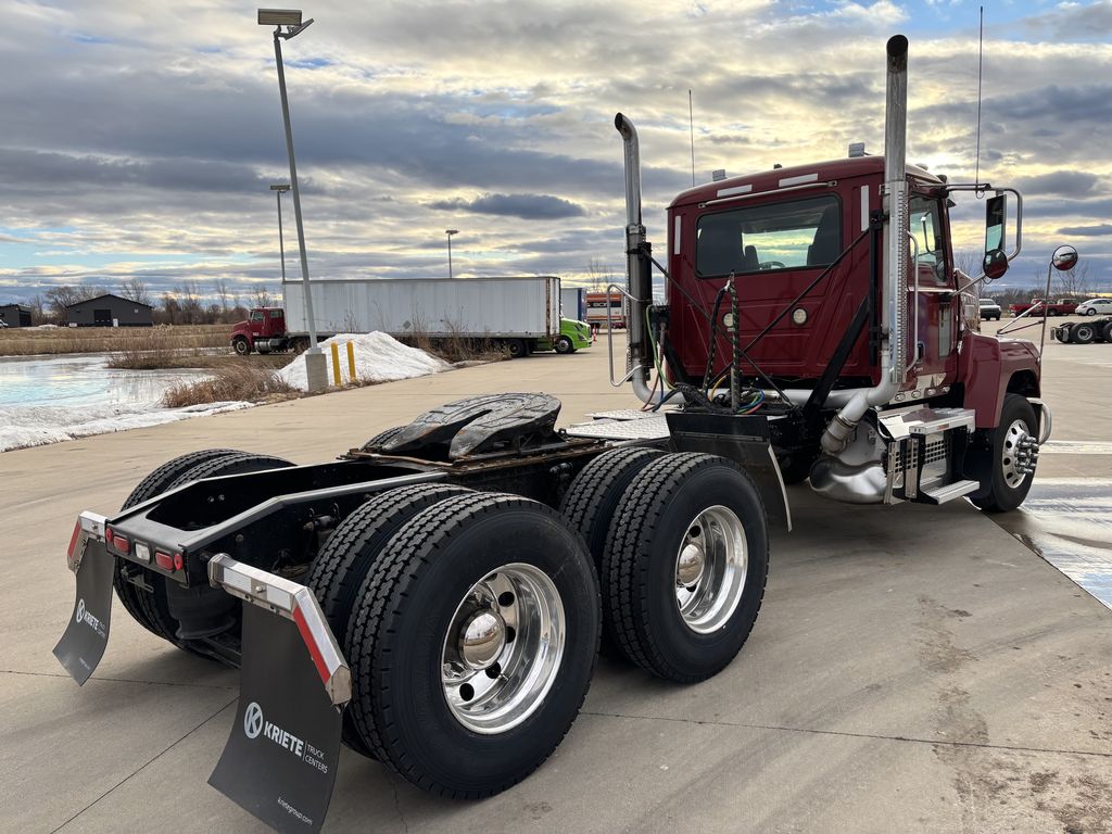 Slide images of 2021 MACK PI64T