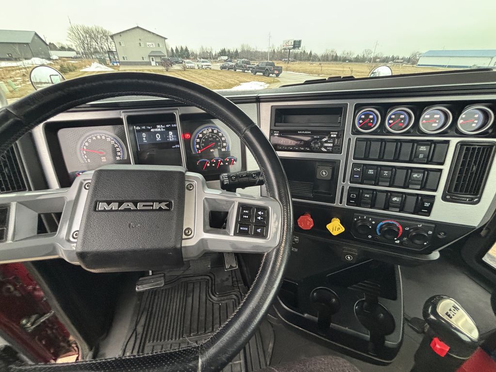 Slide images of 2021 MACK PI64T