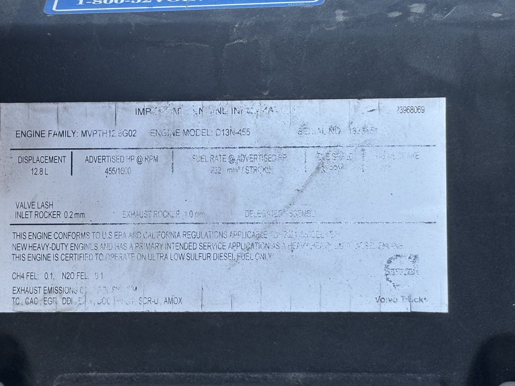 Slide images of 2022 VOLVO VNL64T760