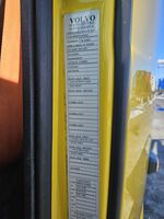 Slide images of 2022 VOLVO VNL64T760 