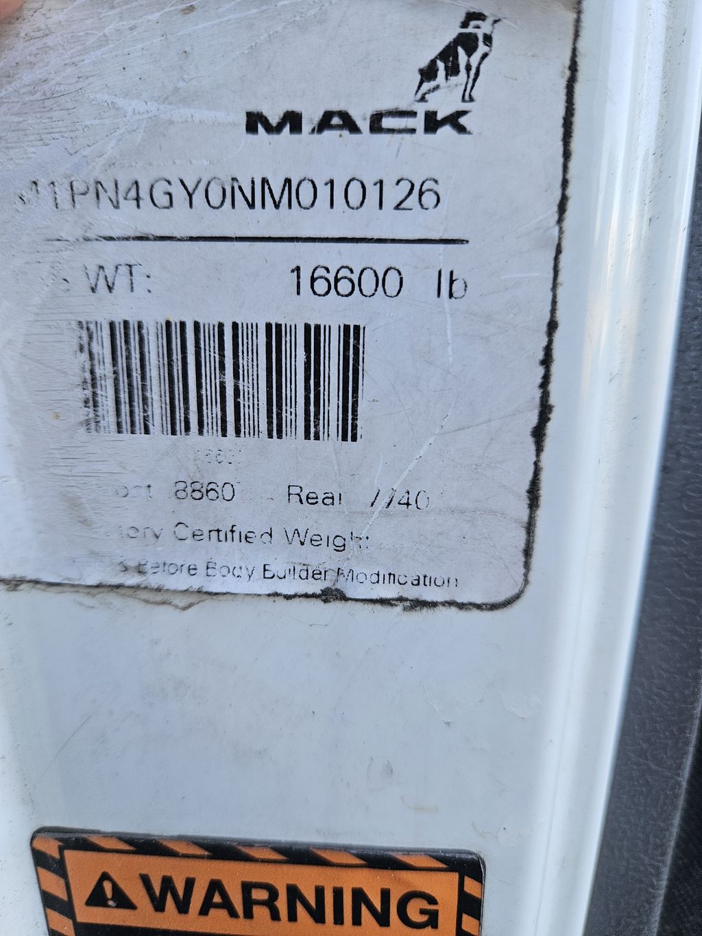 Slide images of 2022 MACK PI64T 