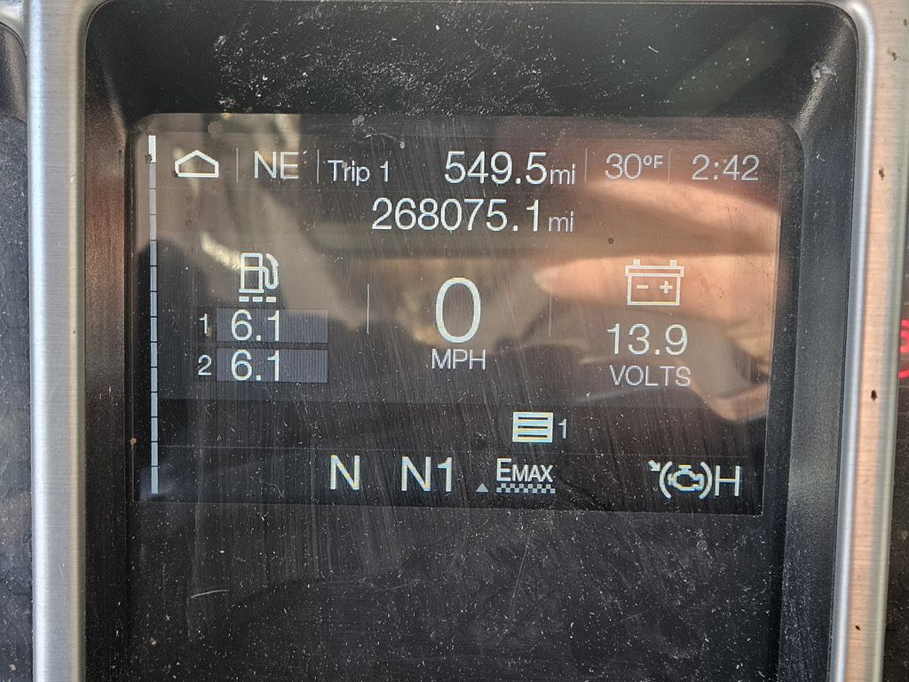 Slide images of 2022 MACK PI64T 