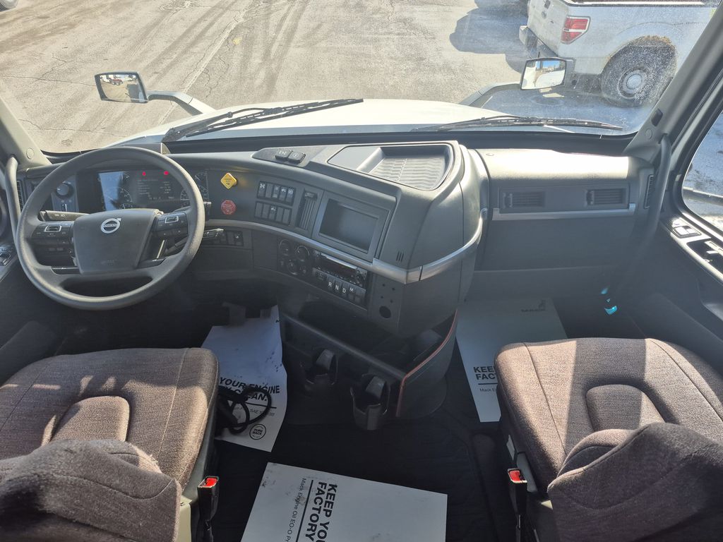 Slide images of 2025 VOLVO VNL64T760