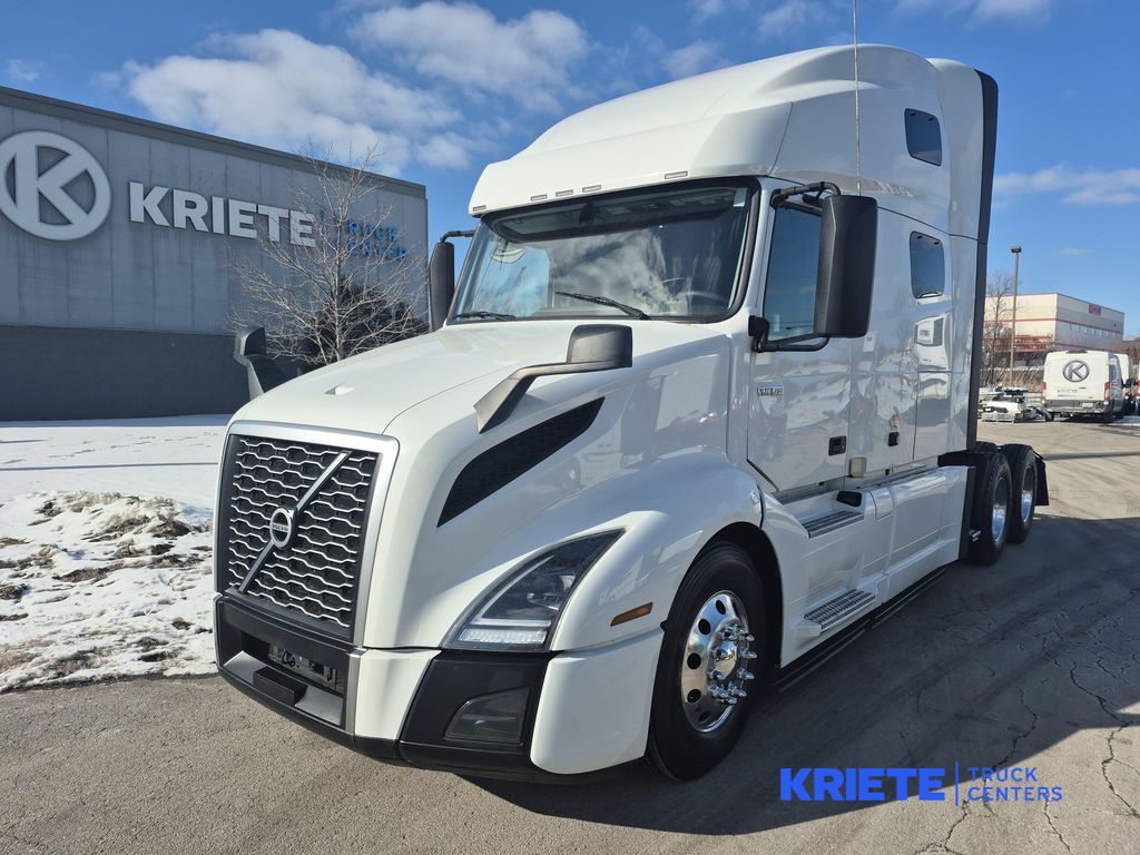 Image of 2025 VOLVO VNL64T760
