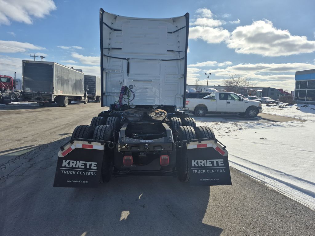 Slide images of 2025 VOLVO VNL64T760