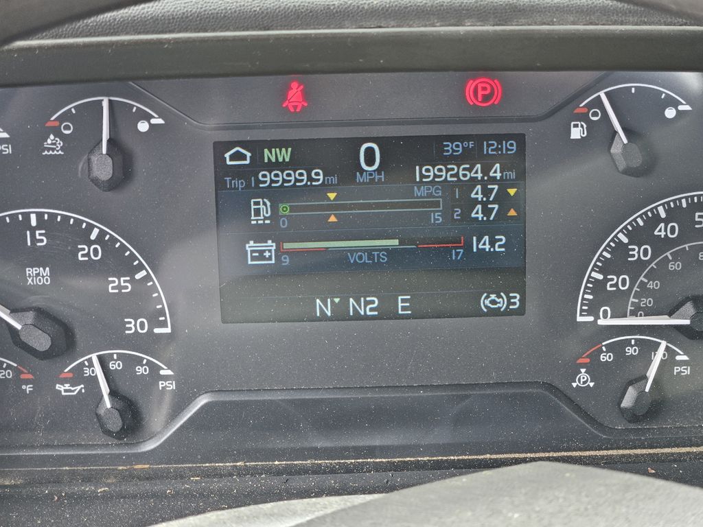 Slide images of 2020 VOLVO VNL64T300