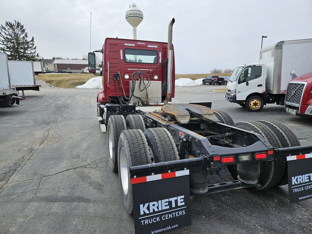 Slide images of 2020 VOLVO VNL64T300