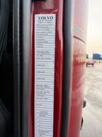 Slide images of 2022 VOLVO VNL64T860