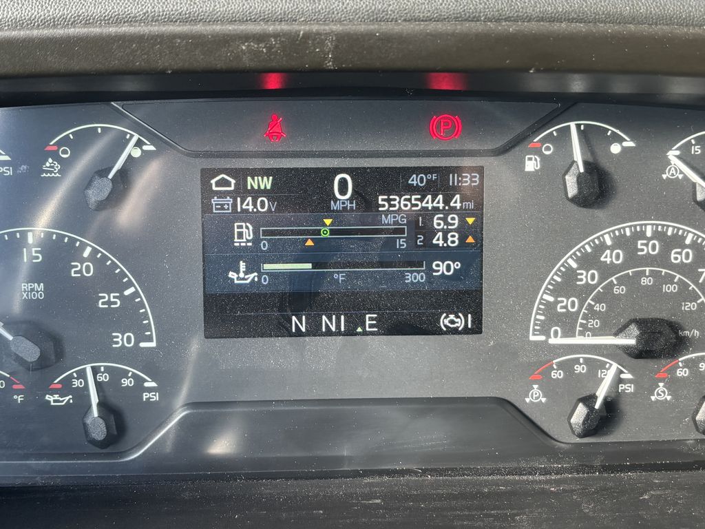 Slide images of 2020 VOLVO VN