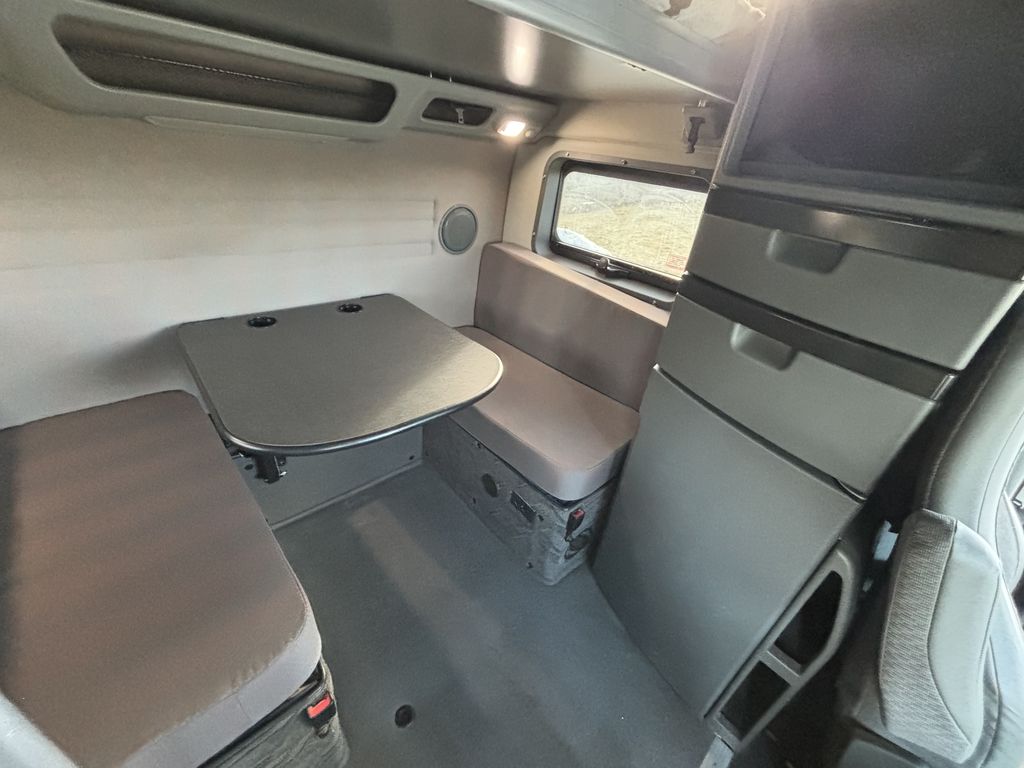 Slide images of 2020 VOLVO VN