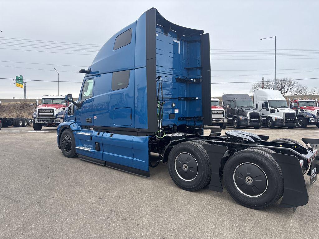 Slide images of 2026 MACK PIONEER 64T MOD