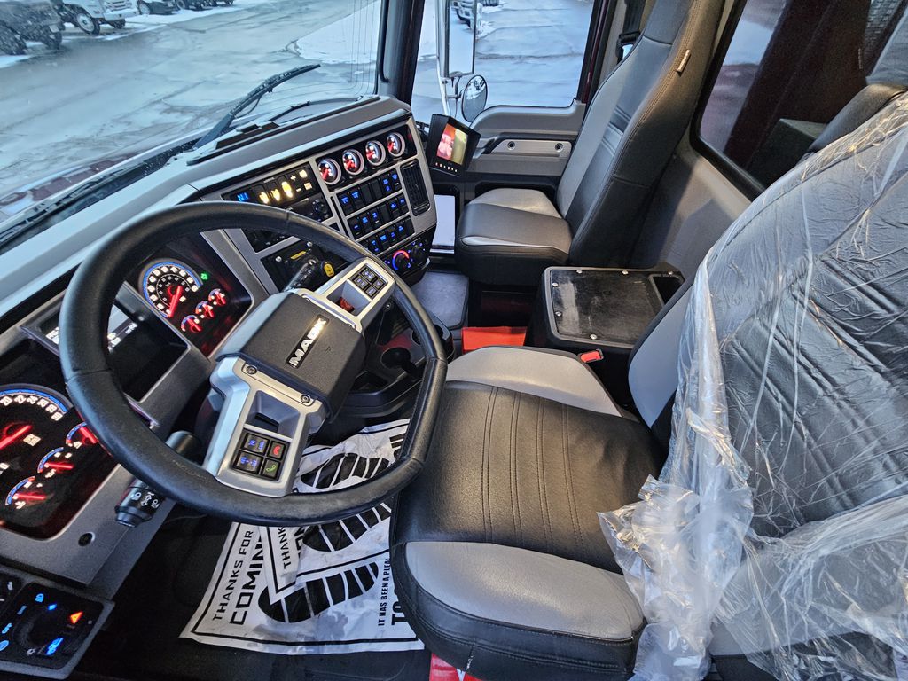 Slide images of 2023 MACK GR104B 