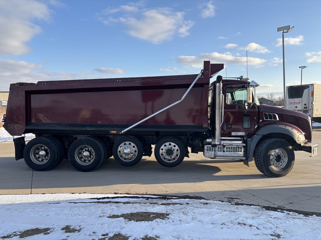 Slide images of 2023 MACK GR104B