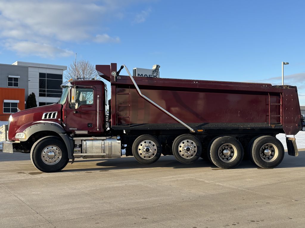 Slide images of 2023 MACK GR104B