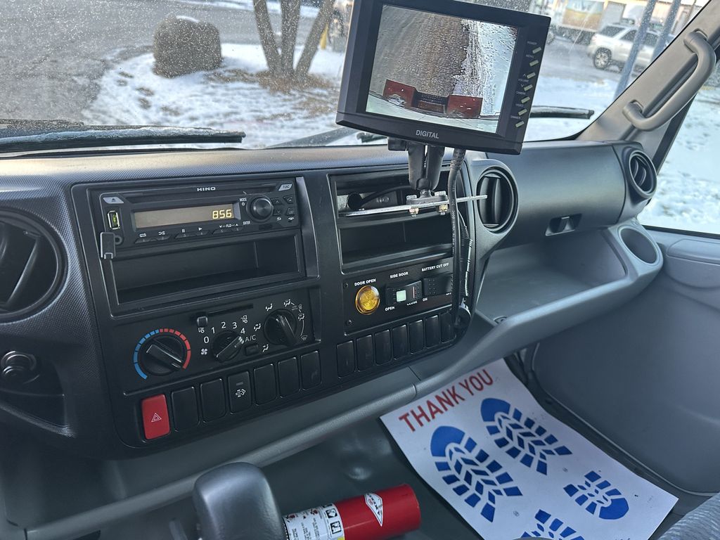 Slide images of 2018 HINO 195