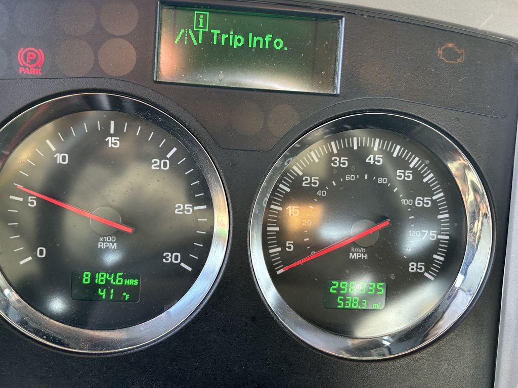 Slide images of 2024 KENWORTH W900