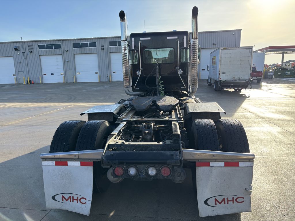 Slide images of 2024 KENWORTH W900