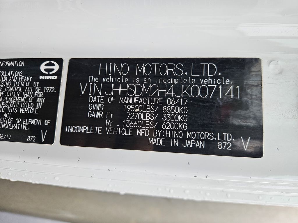 Slide images of 2018 HINO 195 