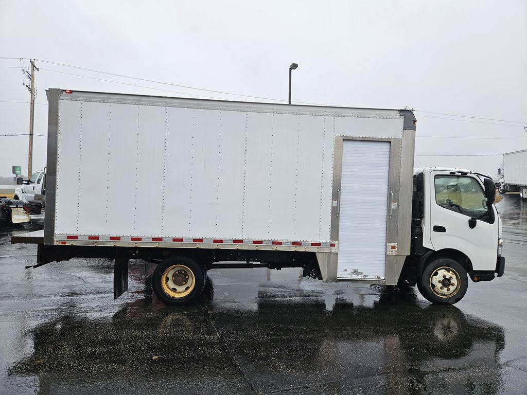 Slide images of 2018 HINO 195 