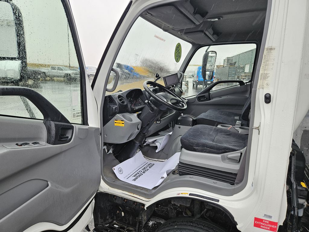 Slide images of 2018 HINO 195 