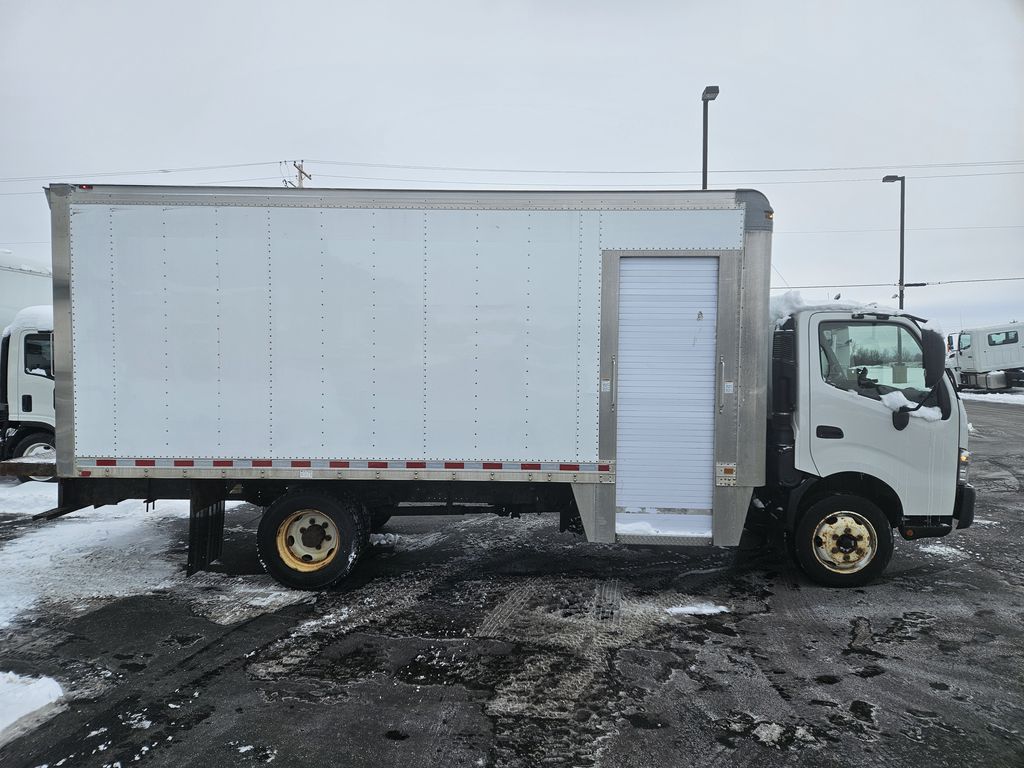 Slide images of 2018 HINO 195 