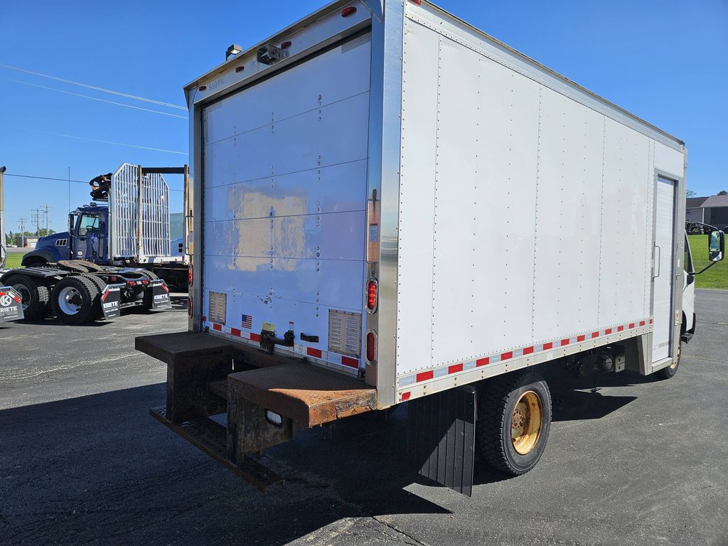 Slide images of 2018 HINO 195