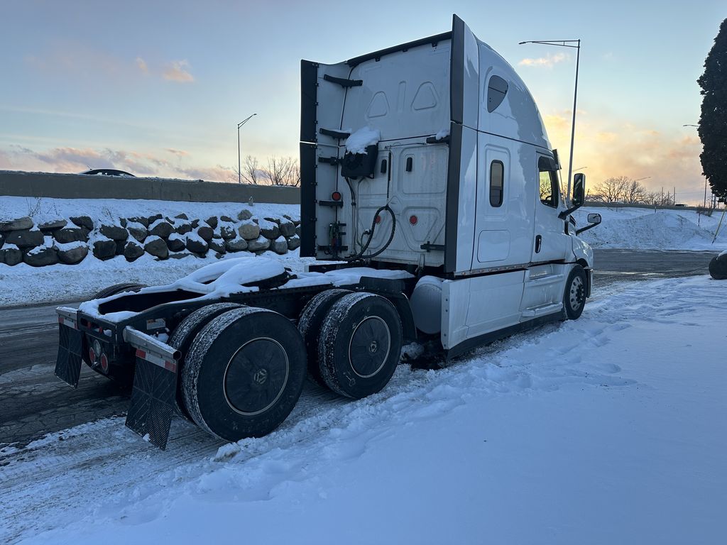 Slide images of 2023 FREIGHTLINER CASCADIA