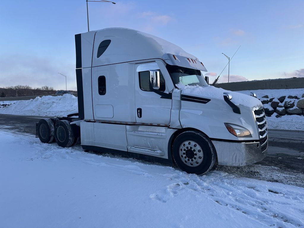 Slide images of 2023 FREIGHTLINER CASCADIA
