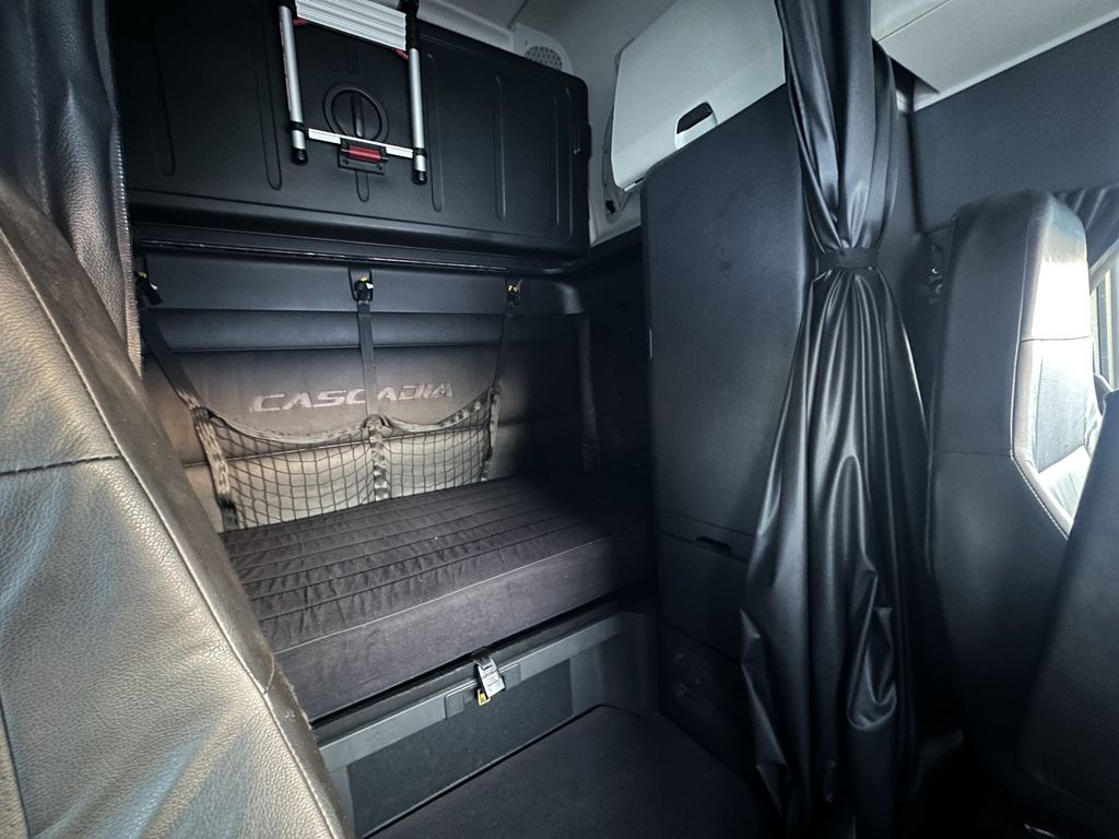Slide images of 2023 FREIGHTLINER CASCADIA