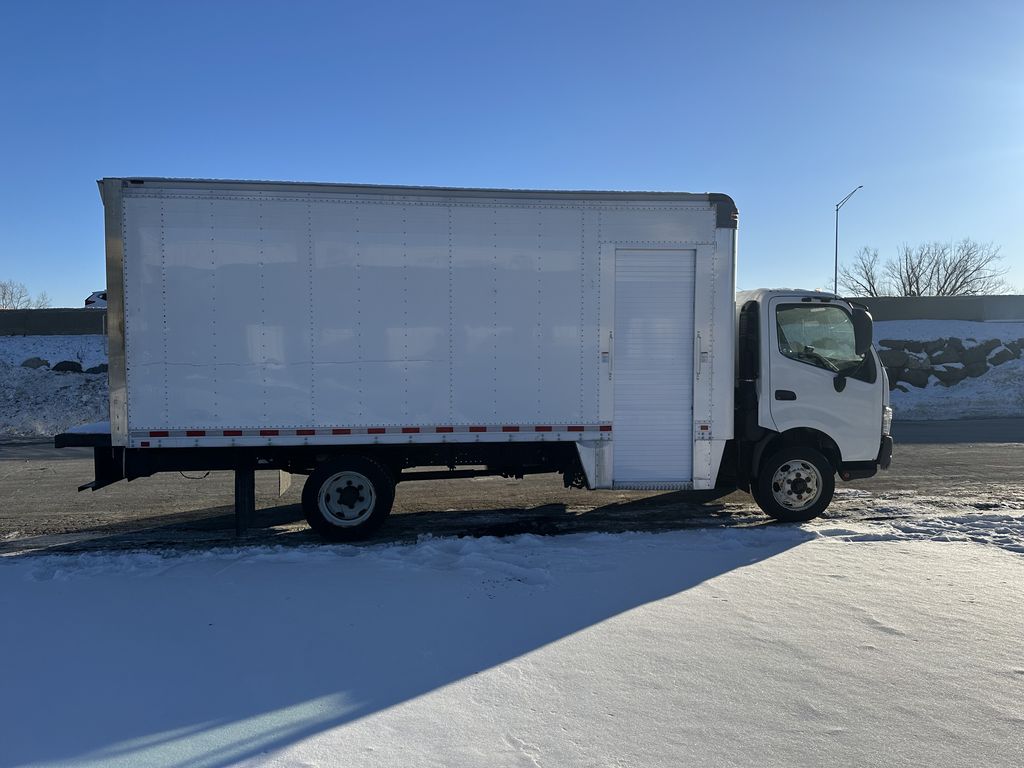 Slide images of 2018 HINO 195