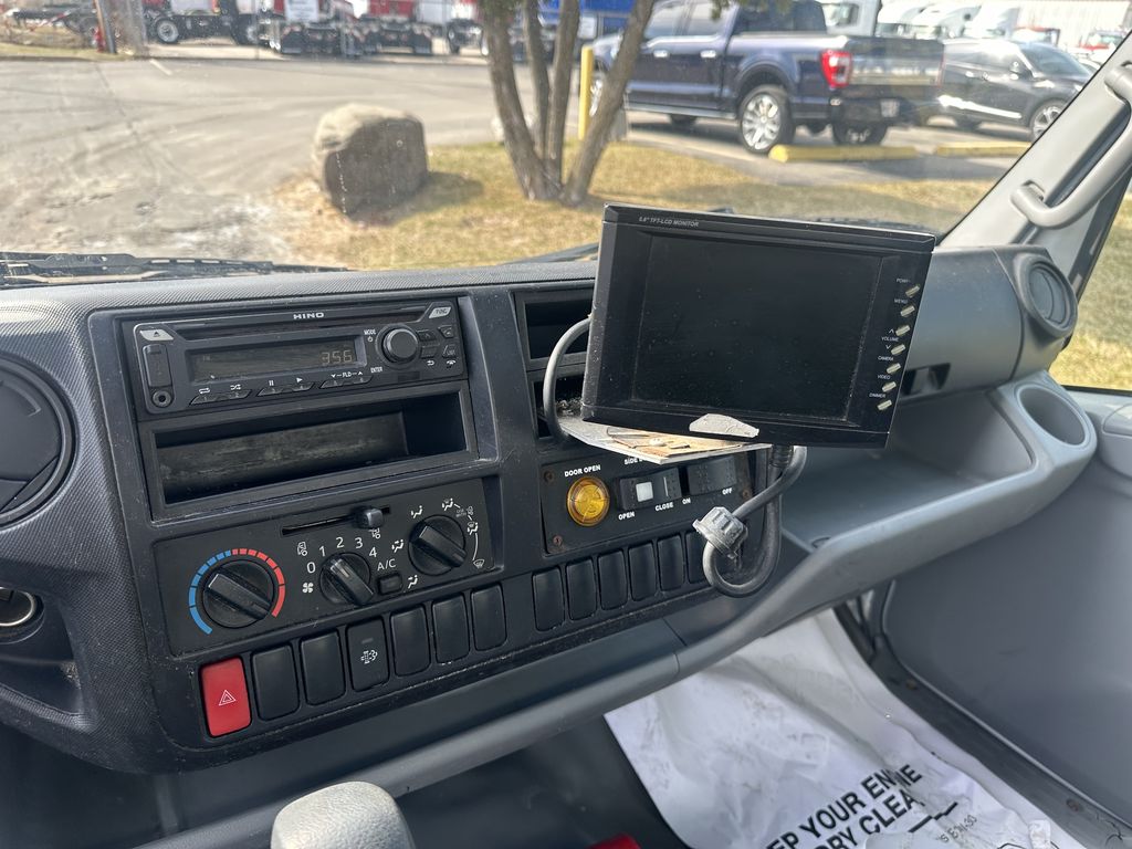 Slide images of 2018 HINO 195