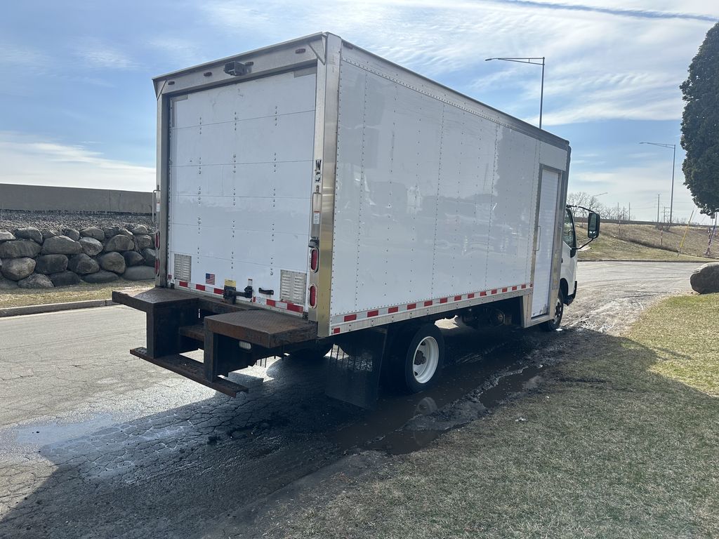 Slide images of 2018 HINO 195