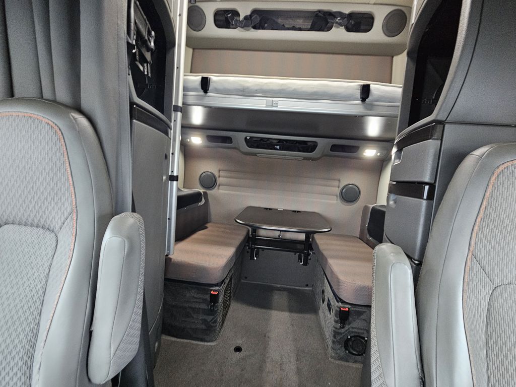 Slide images of 2022 VOLVO VNL64T860 