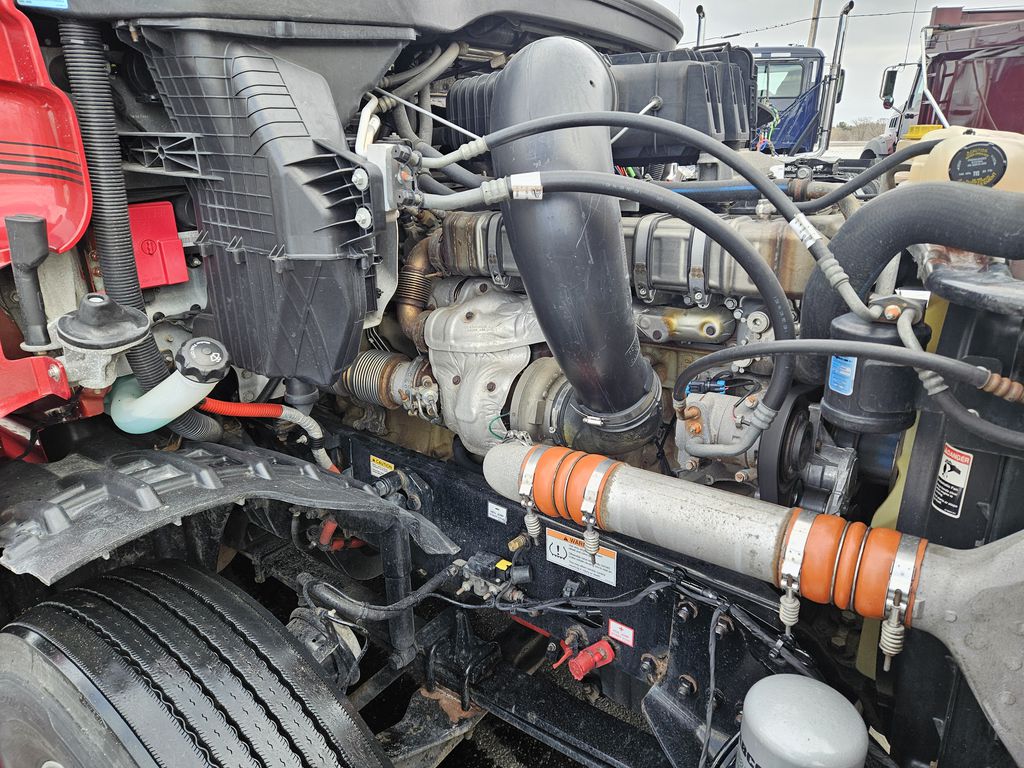 Slide images of 2020 FREIGHTLINER CASCADIA