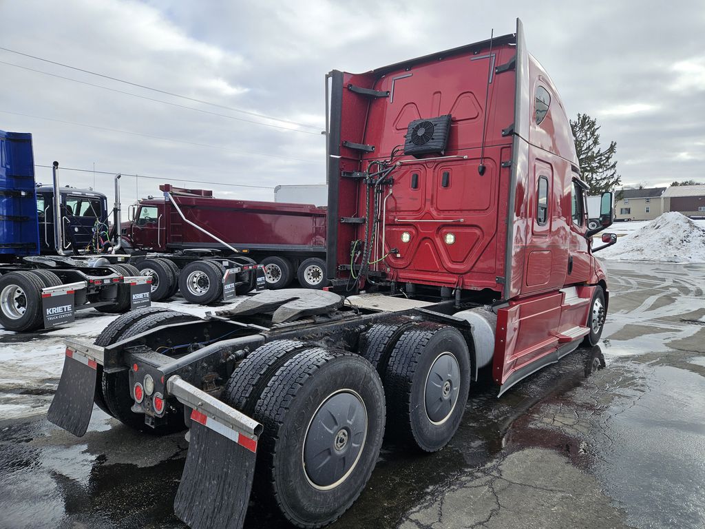 Slide images of 2020 FREIGHTLINER CASCADIA