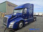 Slide images of 2022 VOLVO VNL64T860 