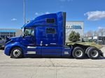 Slide images of 2022 VOLVO VNL64T860