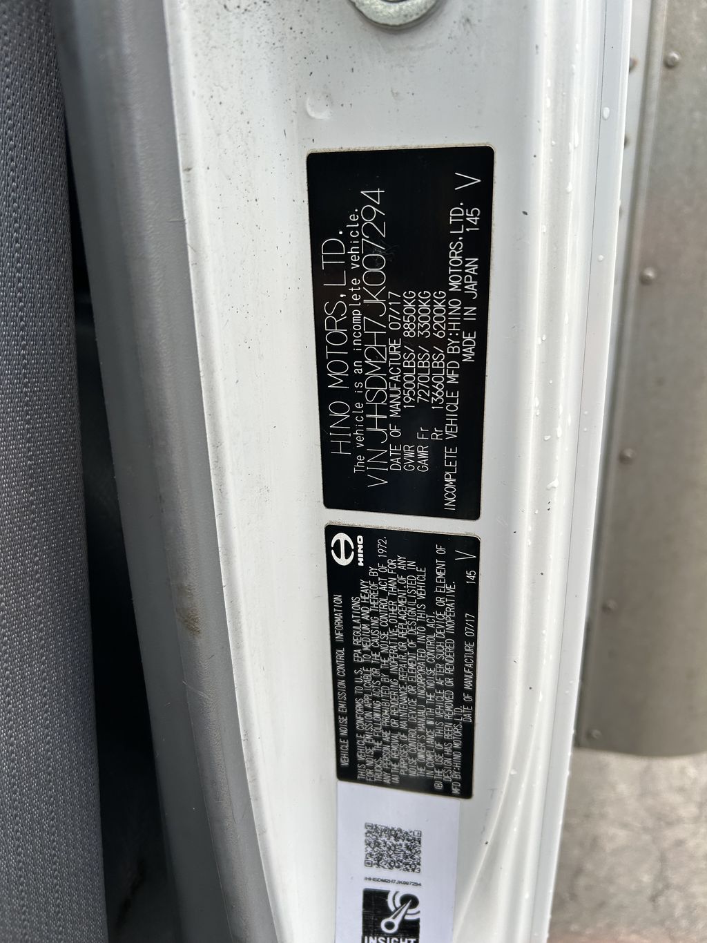 Slide images of 2018 HINO 195