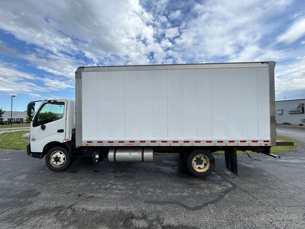 Slide images of 2018 HINO 195