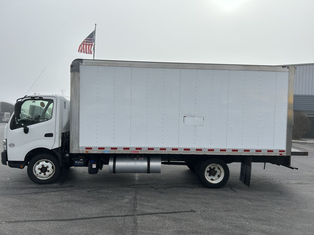 Slide images of 2018 HINO 195