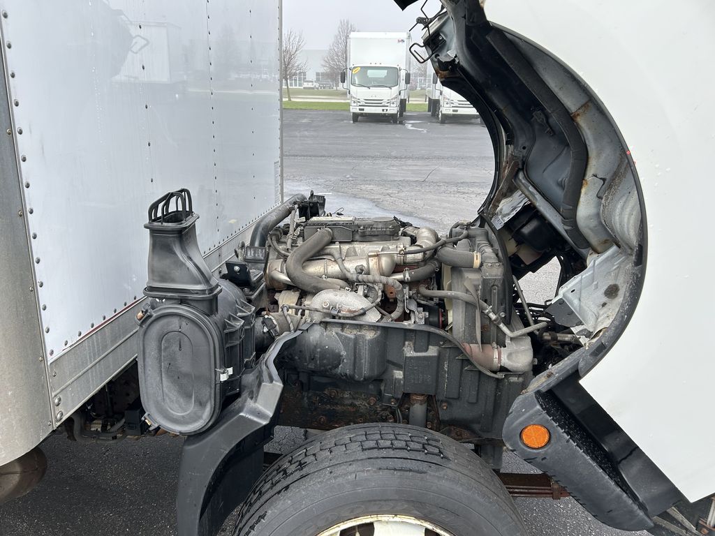 Slide images of 2018 HINO 195