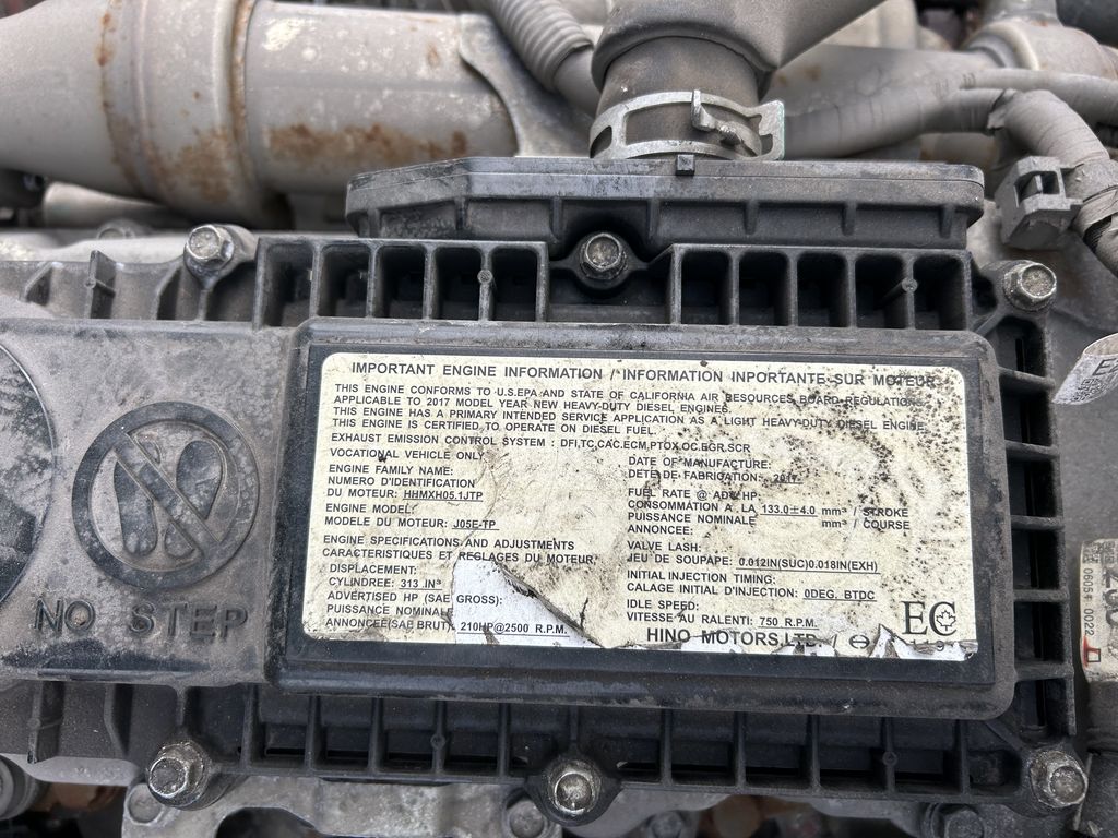 Slide images of 2018 HINO 195