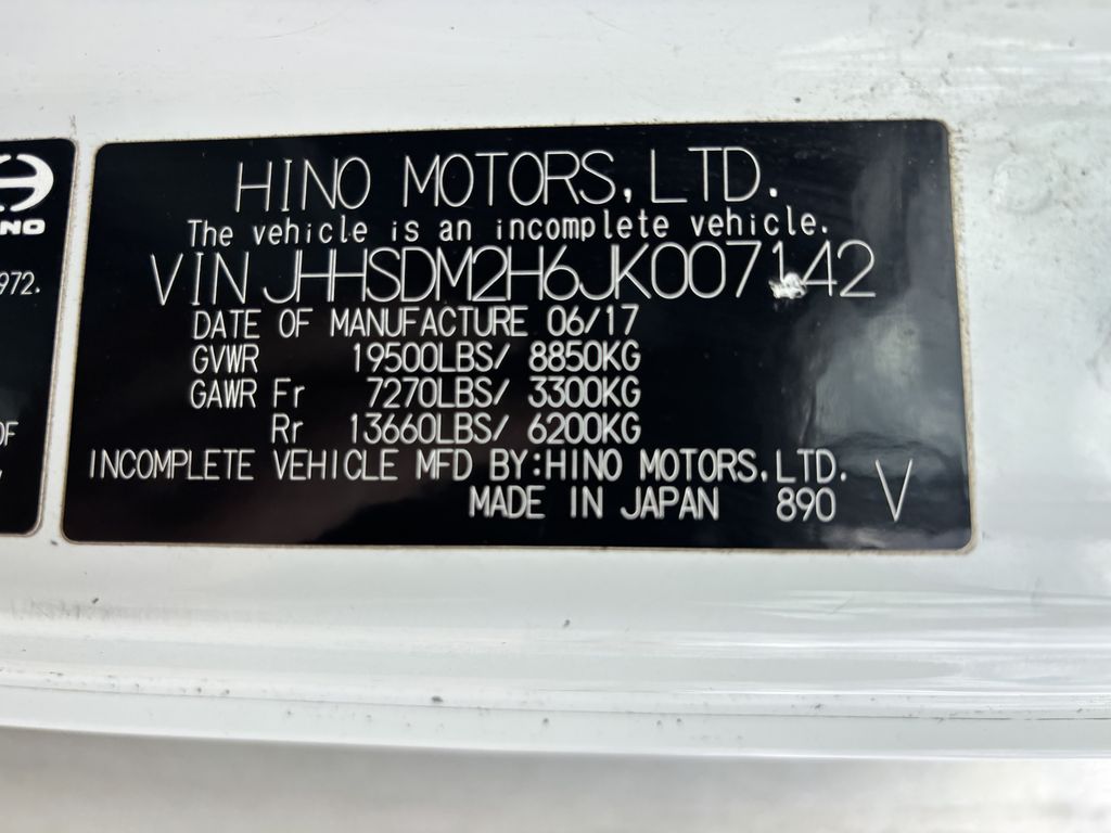 Slide images of 2018 HINO 195