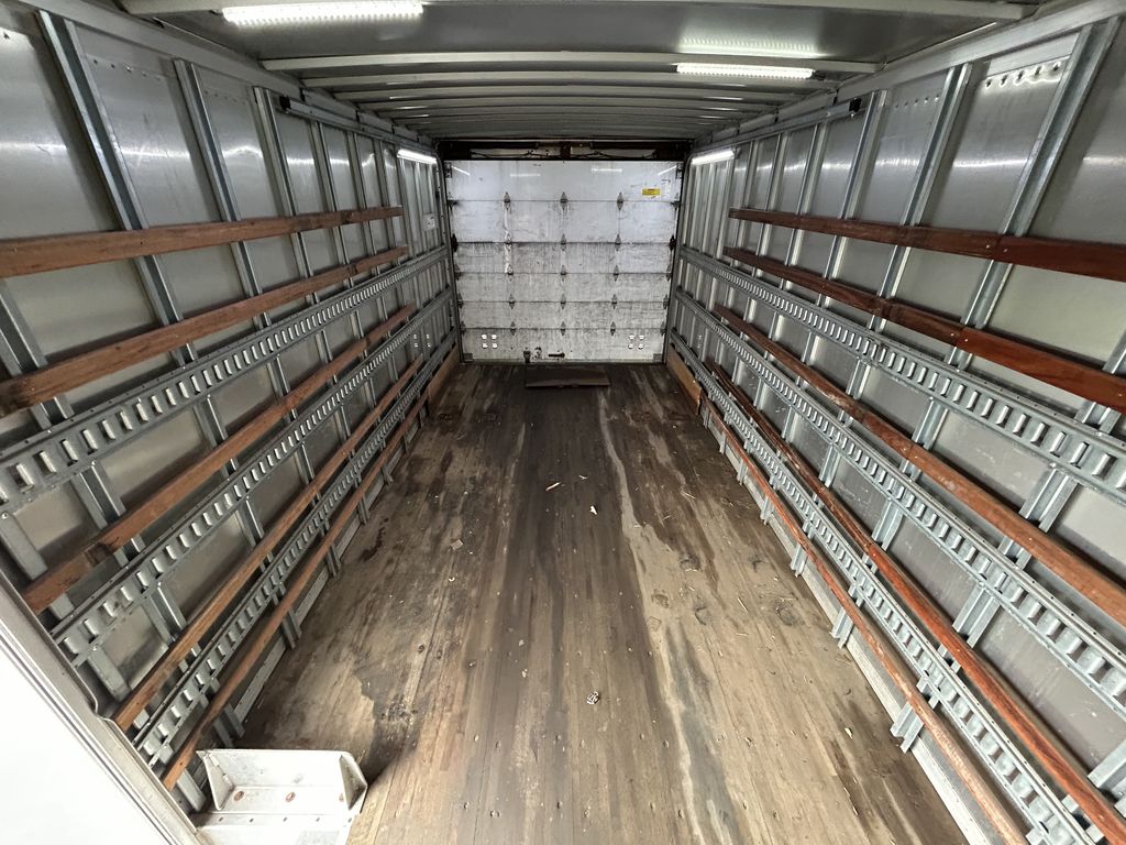 Slide images of 2018 HINO 195