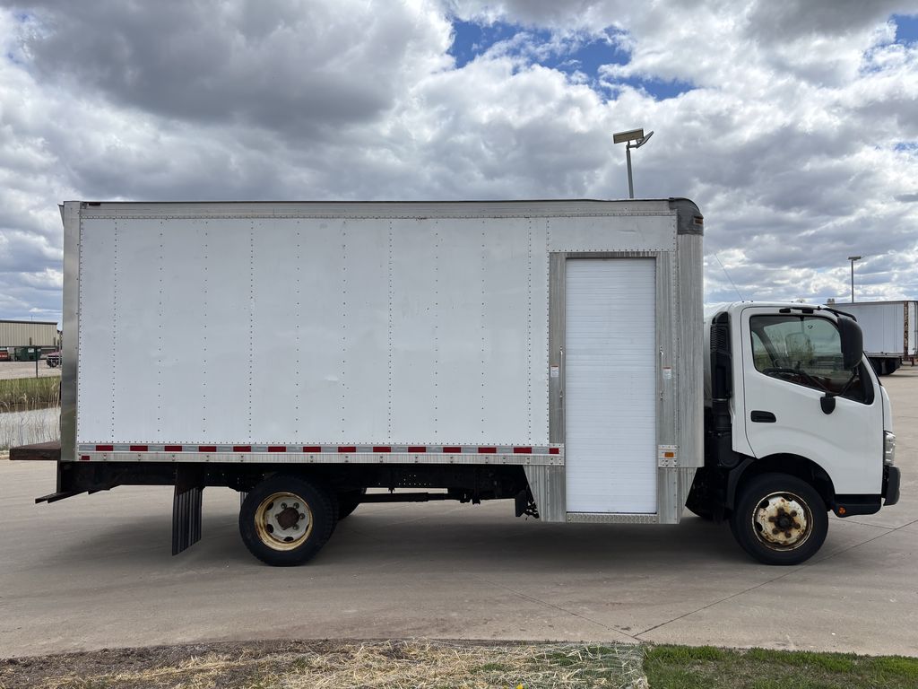 Slide images of 2018 HINO 195